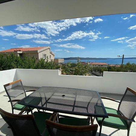 Apartman Mila Lägenhet Kaštela Exteriör bild