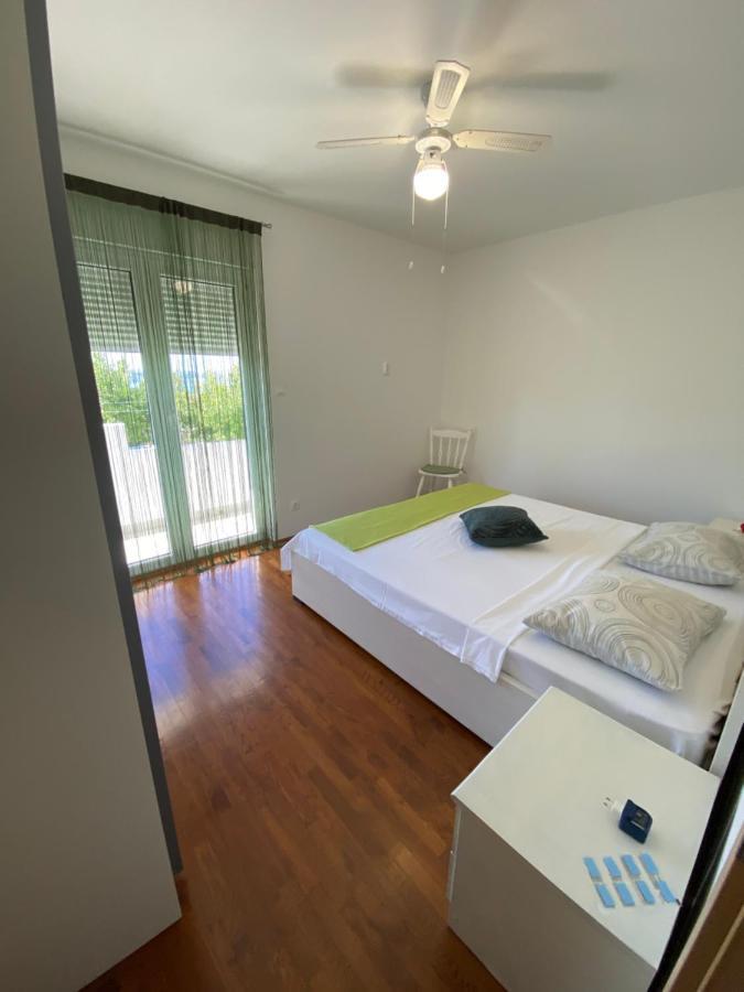 Apartman Mila Lägenhet Kaštela Exteriör bild