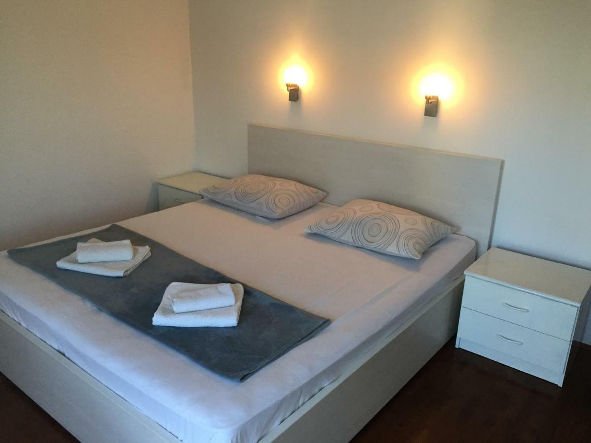 Apartman Mila Lägenhet Kaštela Exteriör bild